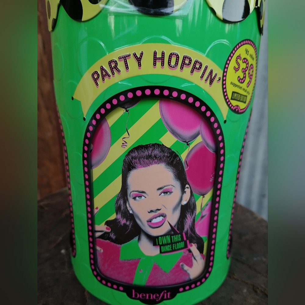 Benefit Cosmetics Collectible 2015 Party Hopper Tin Canister Maximalism New